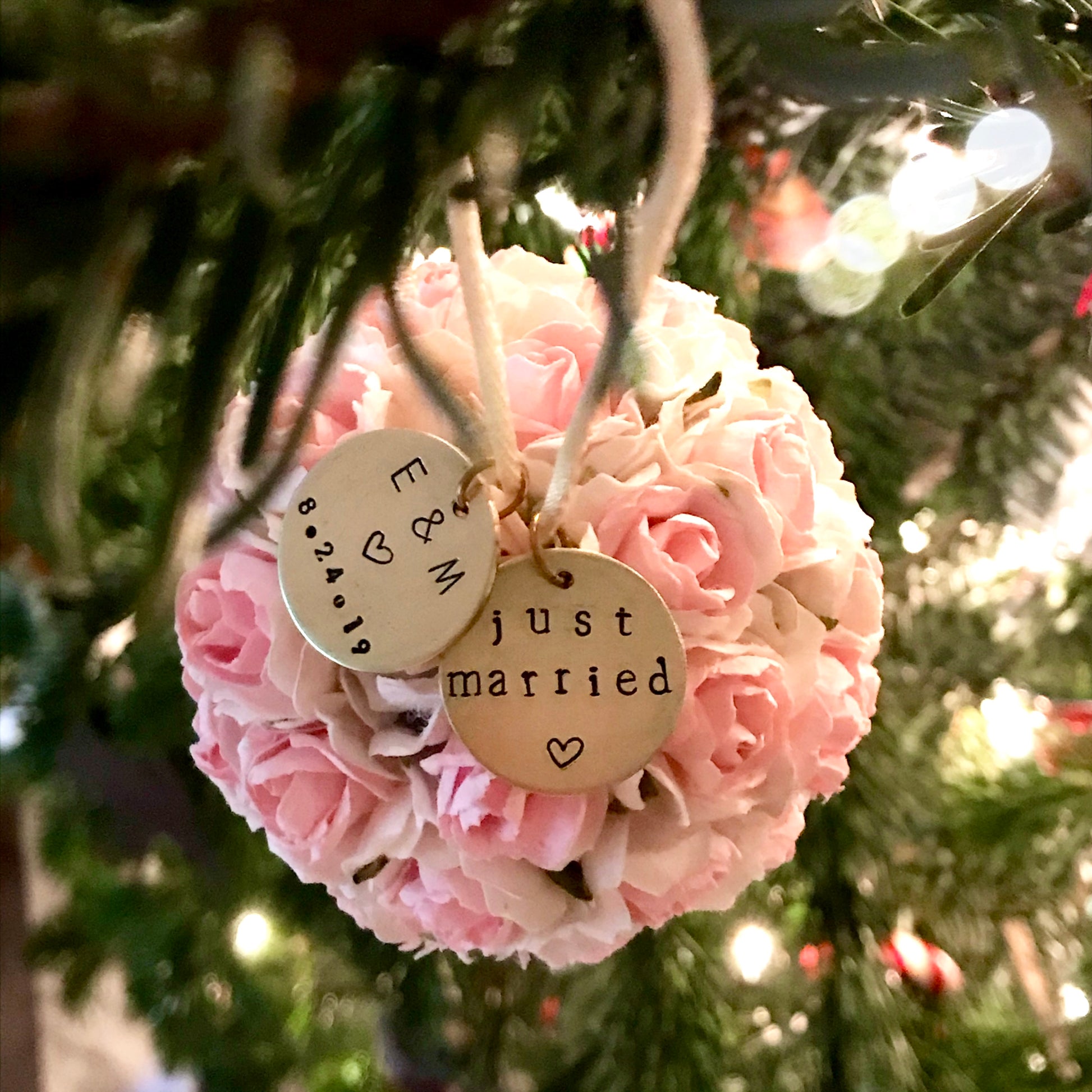 First Christmas Married Ornament 2023-1st Christmas as Mr and Mrs Wedding  Gifts, Newlywed Gifts, Bridal Shower Gifts for Couples, Bride Gifts, Just